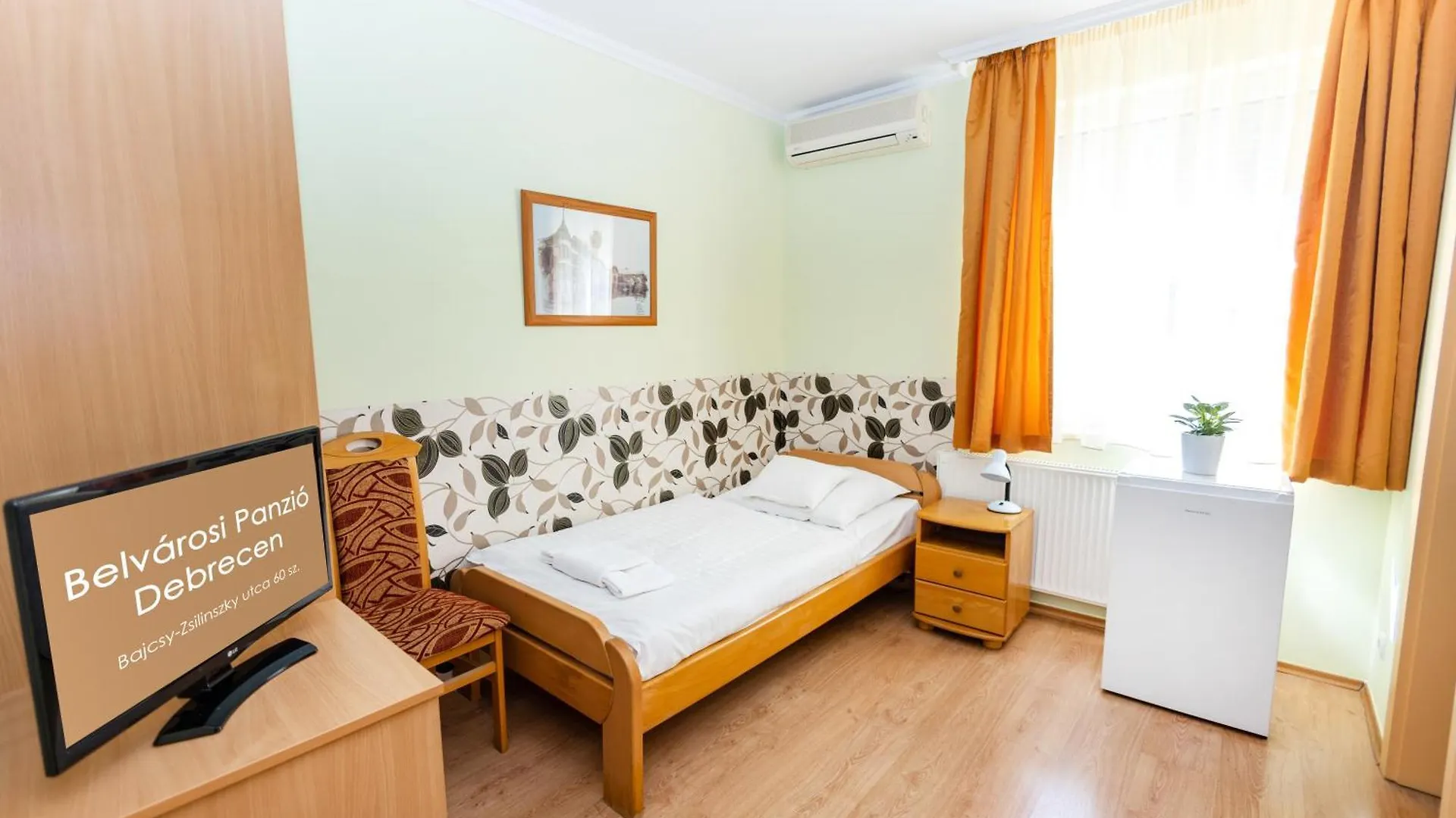 Belvárosi Panzió Debrecen Alojamento de Acomodação e Pequeno-almoço