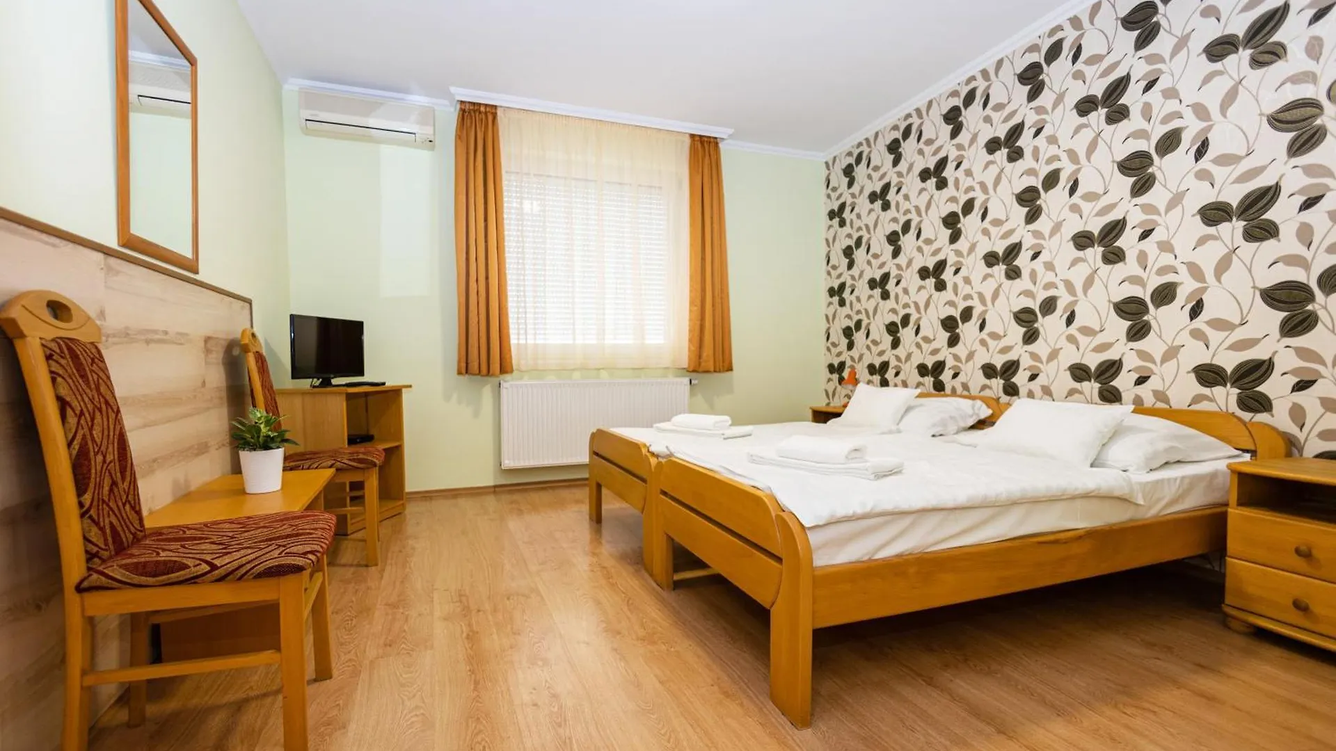 Belvárosi Panzió Debrecen Alojamento de Acomodação e Pequeno-almoço