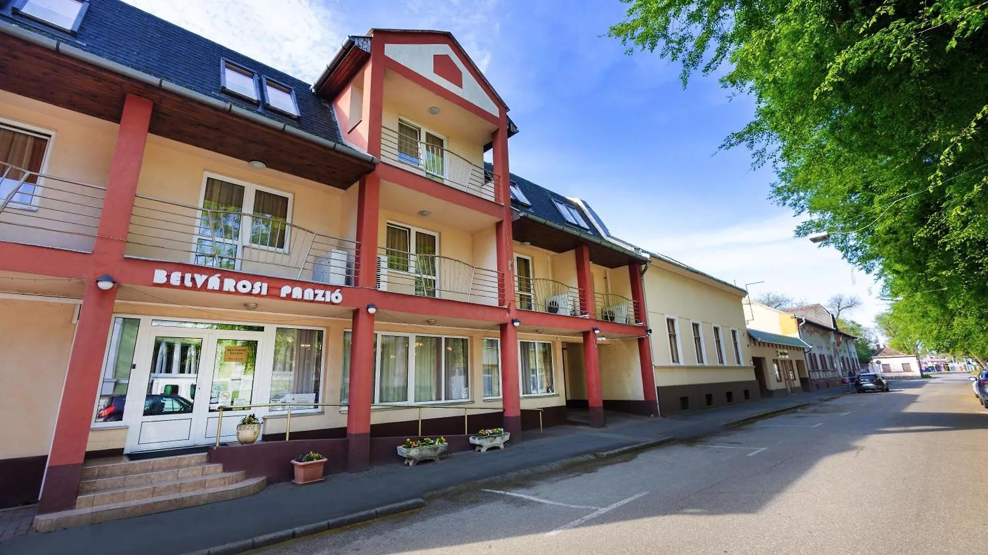 Alojamento de Acomodação e Pequeno-almoço Belvárosi Panzió Debrecen